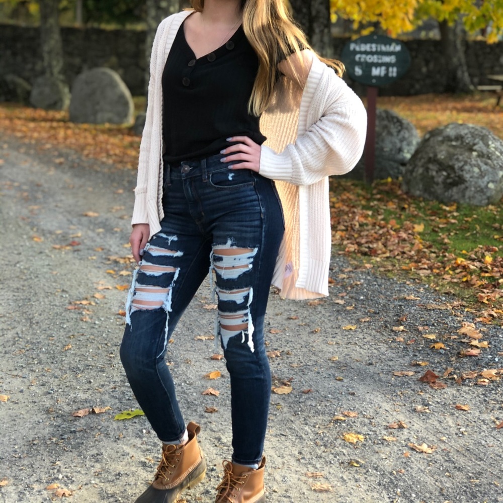 American Eagle destroyed jeggings 4 short